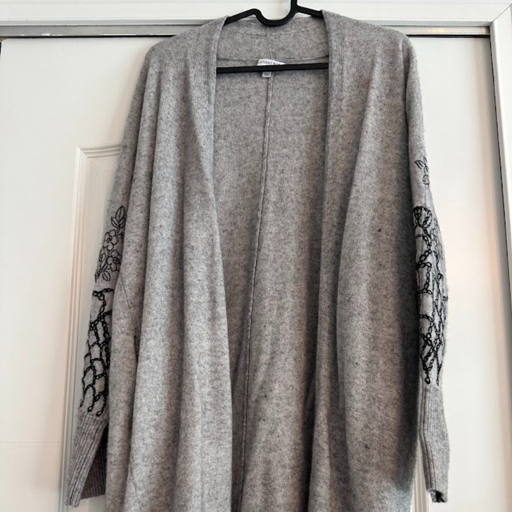 THE RELAXED CARDIGAN